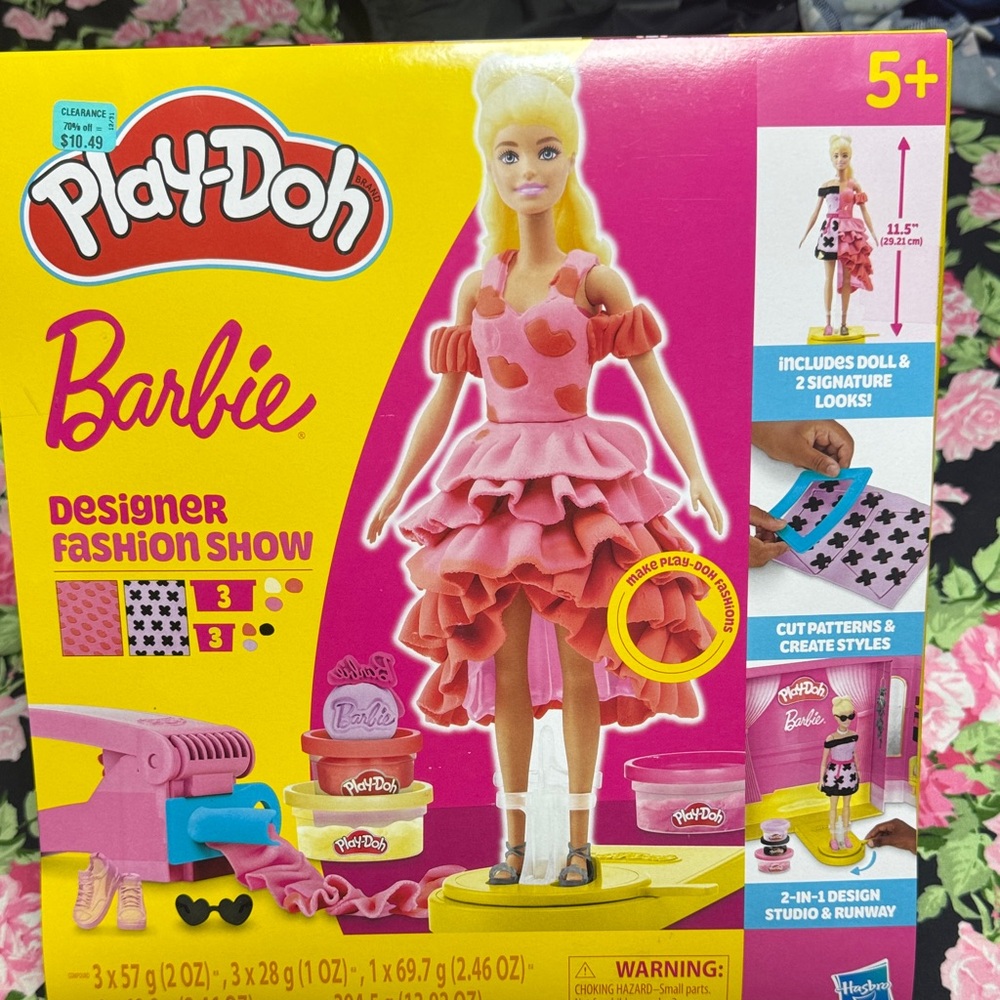 NEW Barbie Designer Fashion Show Set - Pink and Yellow